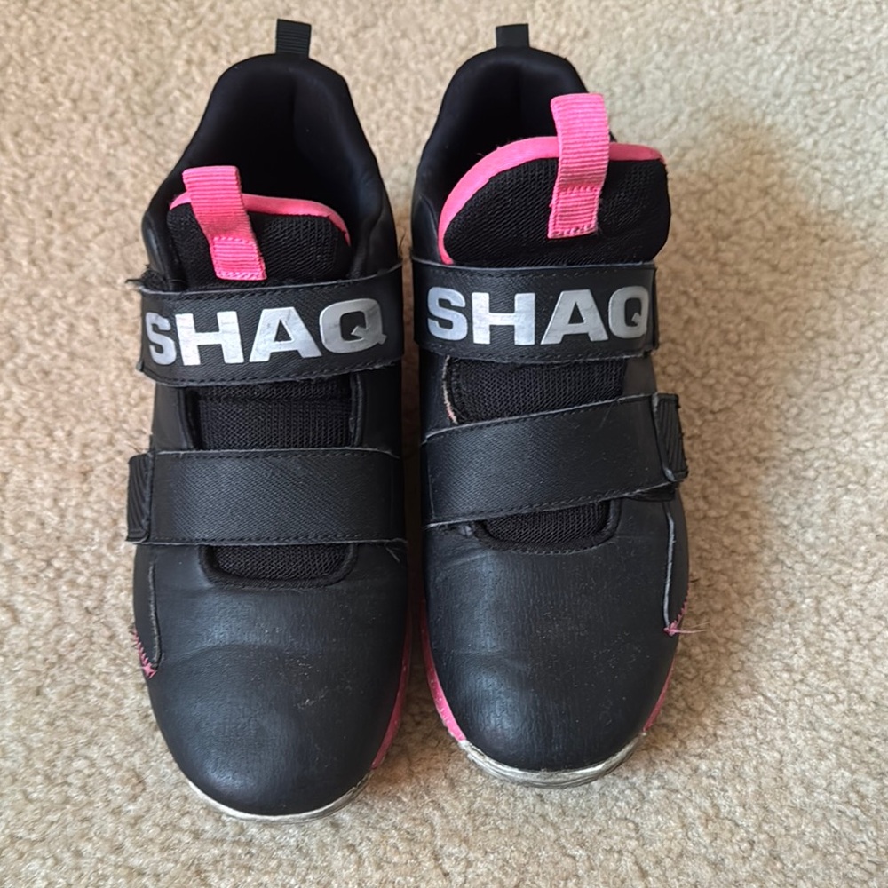 SHAQ Sneakers - Size 8 (5.5 Men)